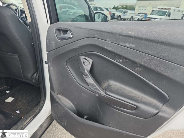 2017-ford-escape-image-24