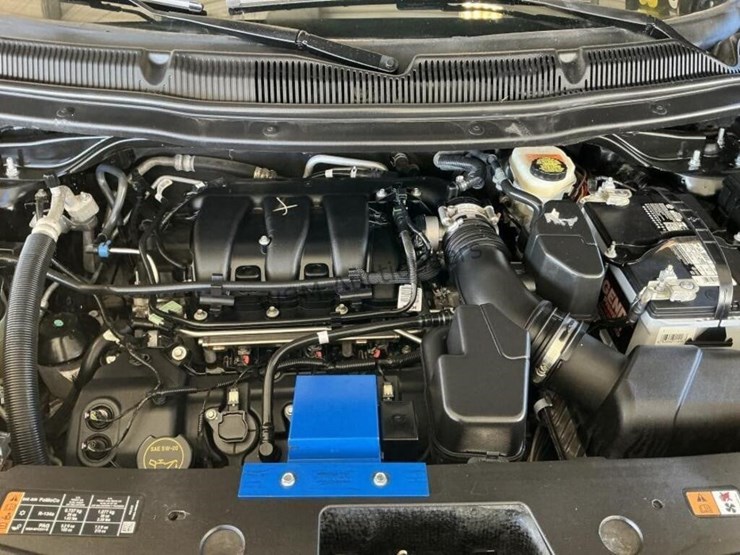 2017-ford-explorer-image-11