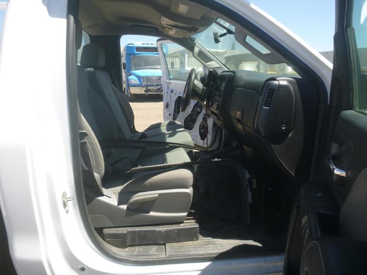 2015-chevrolet-2500-image-10