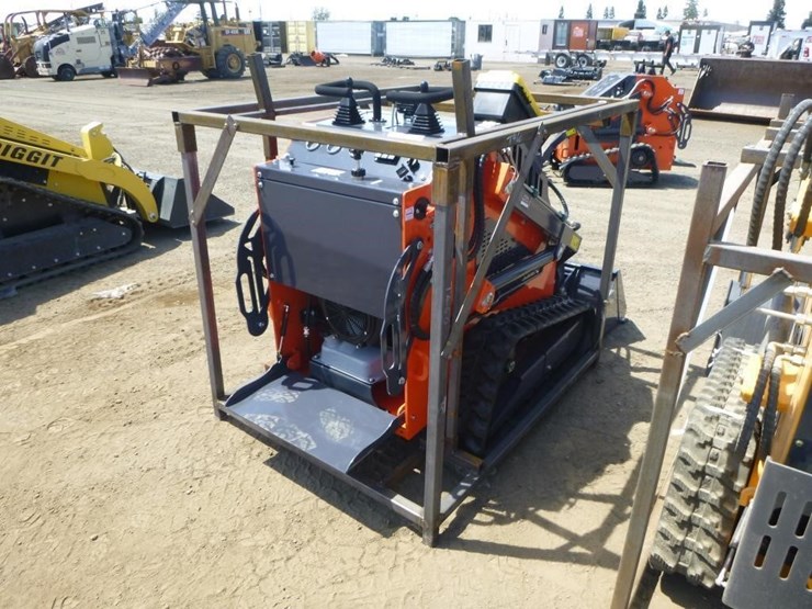 2026-tpm-t460-skid-steer-track-loader-image-3
