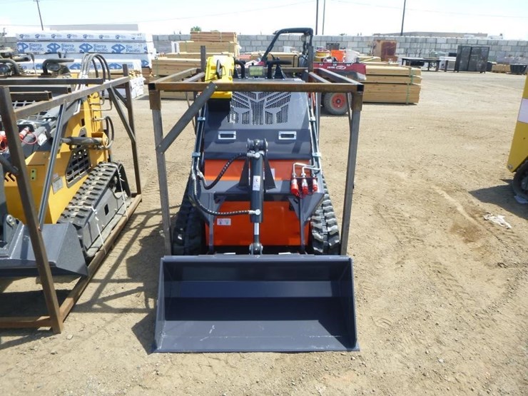2026-tpm-t460-skid-steer-track-loader-image-5