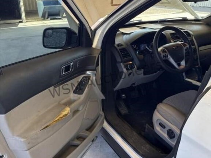 2012-ford-explorer-image-22