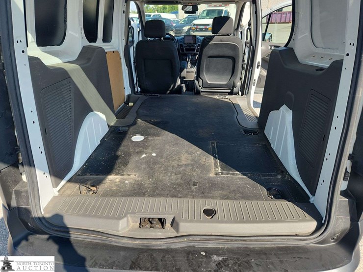 2022-ford-transit-connect-image-16