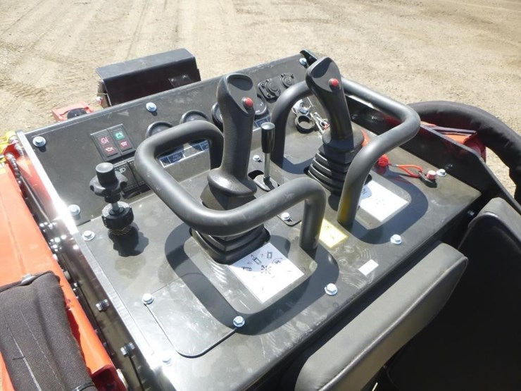 2026-sdlool-v1000-skid-steer-track-loader-image-14
