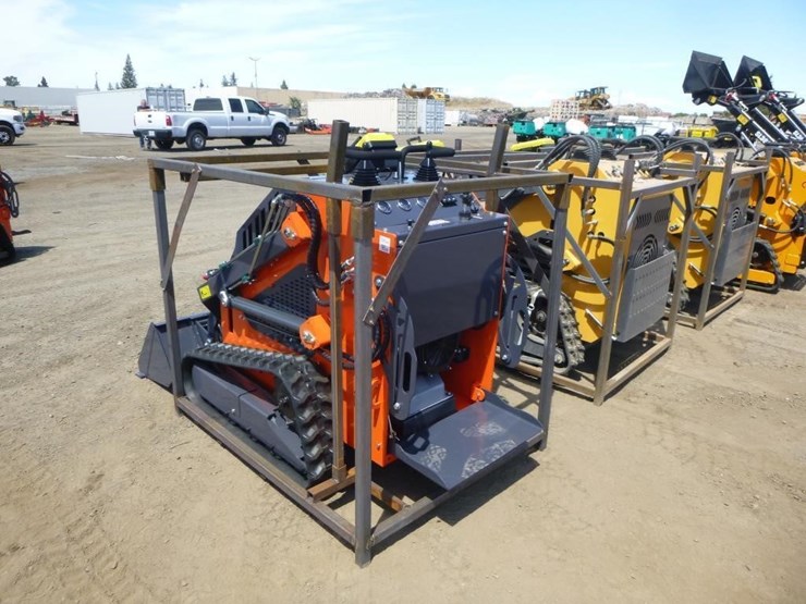 2026-tpm-t460-skid-steer-track-loader-image-4