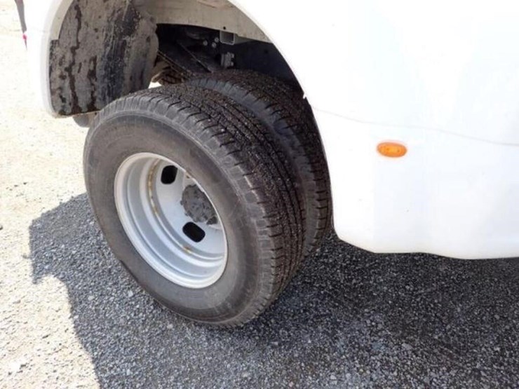 2019-ford-f350-xl-image-41