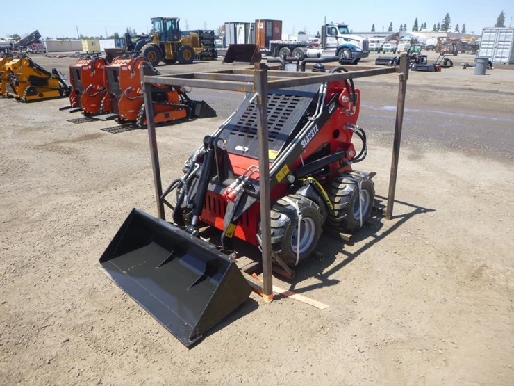 2026-sdlool-323tz-skid-steer-loader-image-1