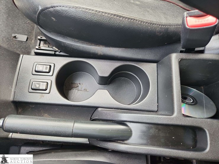 2015-mazda-mazda5-image-25