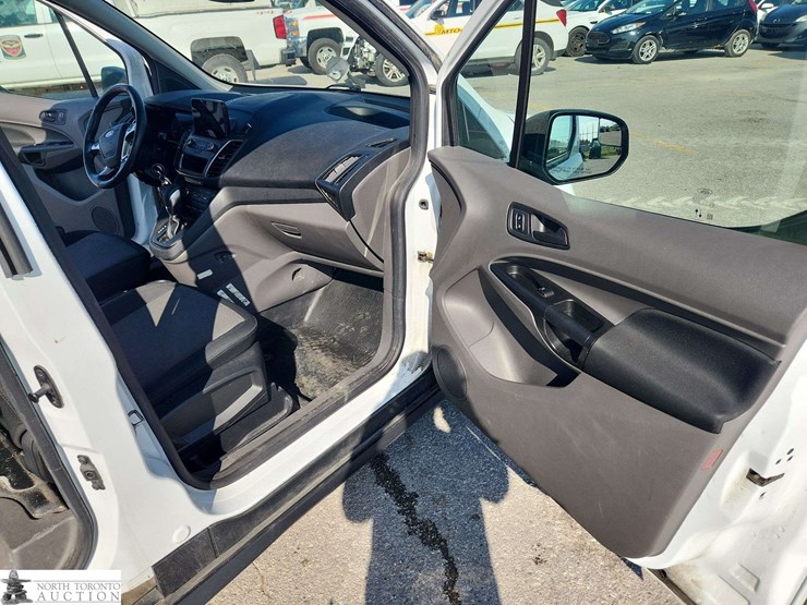 2022-ford-transit-connect-image-12