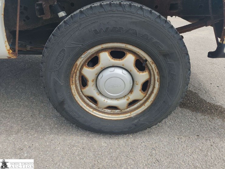 2011-ford-f150-image-25