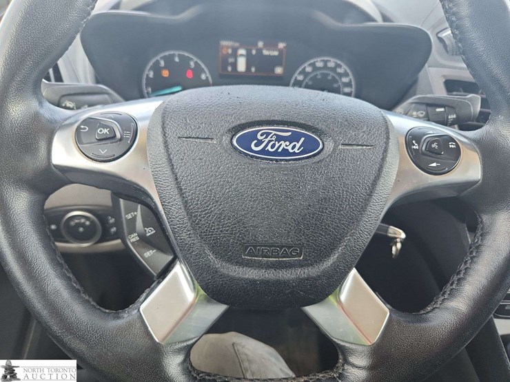 2022-ford-transit-connect-image-26