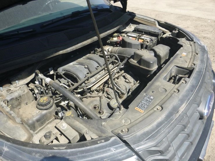 2016-ford-explorer-image-11