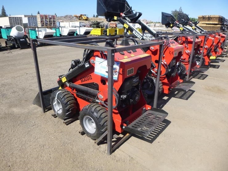 2026-sdlool-323tz-skid-steer-loader-image-4