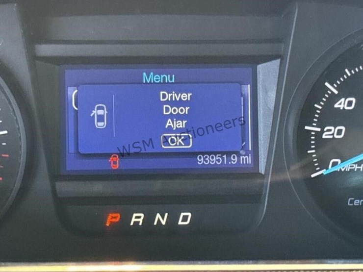 2013-ford-taurus-sdn-image-17