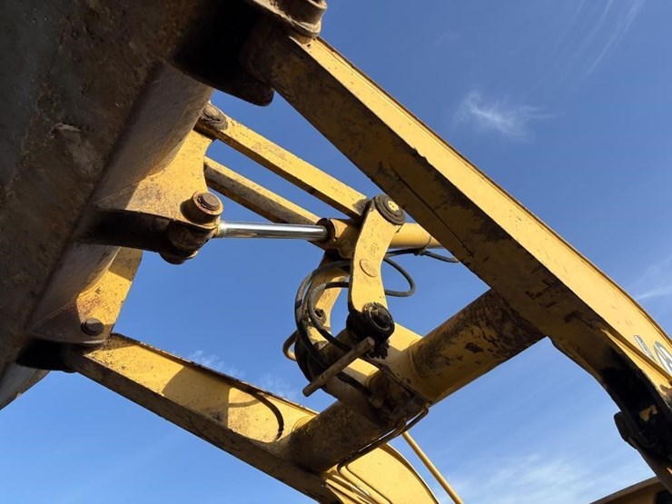 2001-deere-310g-image-10