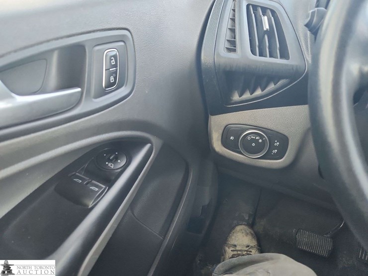 2022-ford-transit-connect-image-27