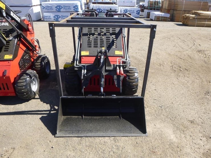 2026-sdlool-323tz-skid-steer-loader-image-5