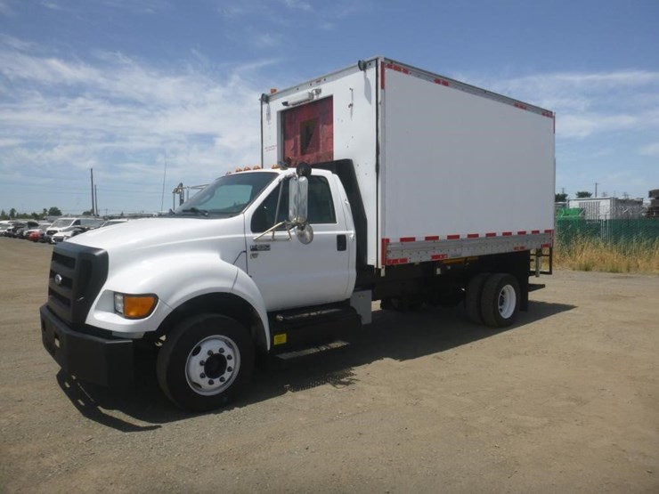 2012-ford-f650-image-1