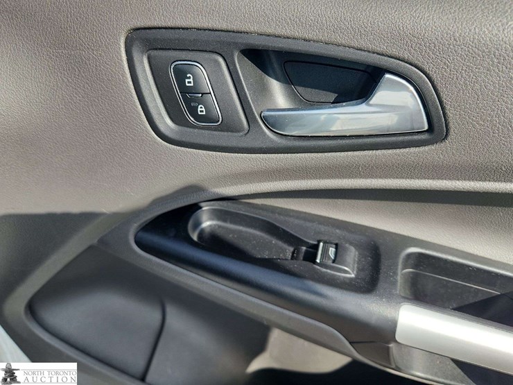 2022-ford-transit-connect-image-23