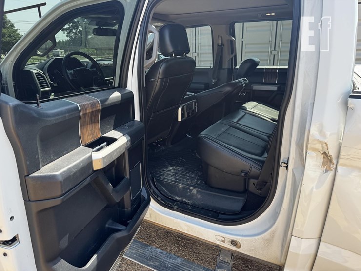 2020-ford-f150-image-8