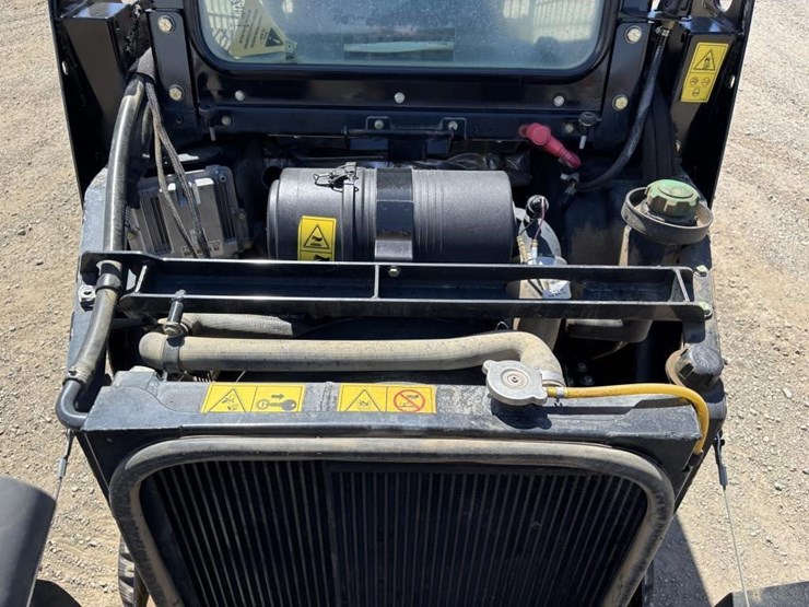 2022-asv-rt40-skid-steer-track-loader-image-25