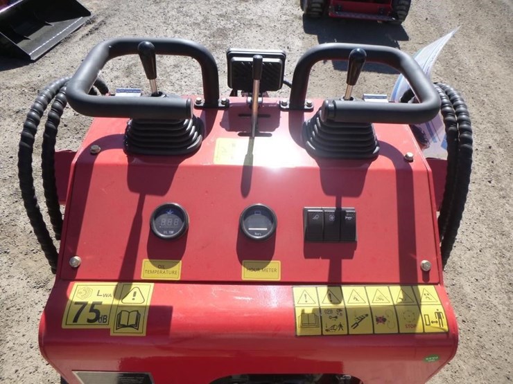 2026-sdlool-323tz-skid-steer-loader-image-13