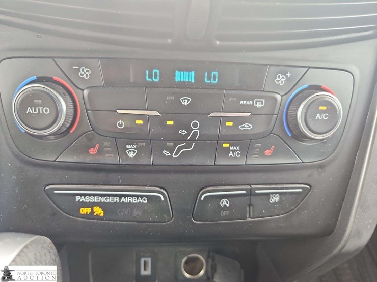 2017-ford-escape-image-32