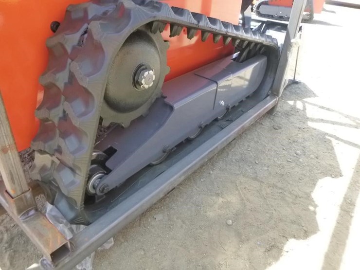 2026-tpm-t460-skid-steer-track-loader-image-17