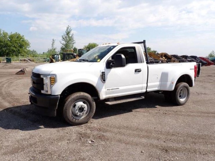 2019-ford-f350-xl-image-1
