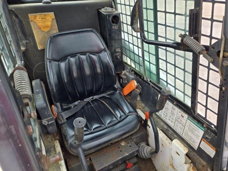 2012-bobcat-s70-image-24
