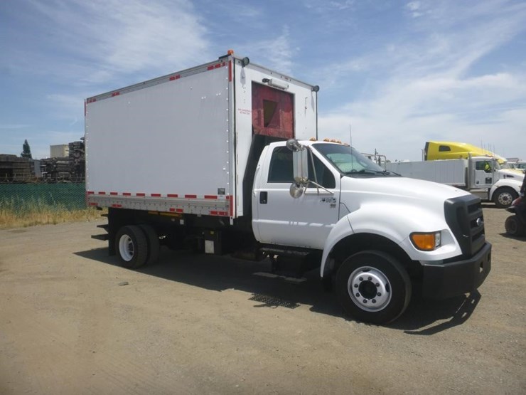 2012-ford-f650-image-2