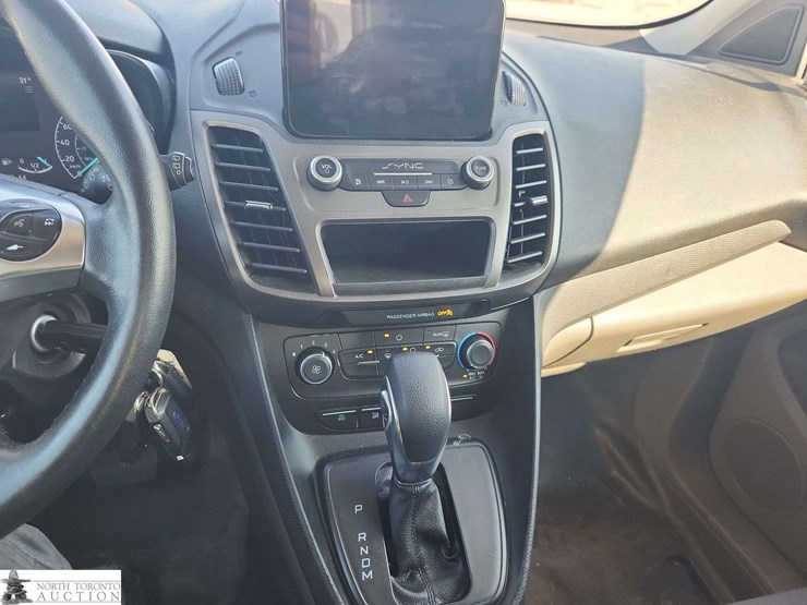 2022-ford-transit-connect-image-19