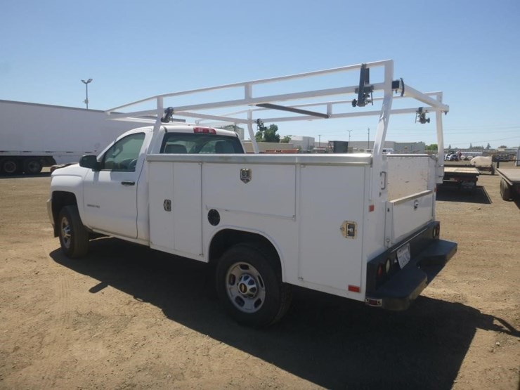 2015-chevrolet-2500-image-4