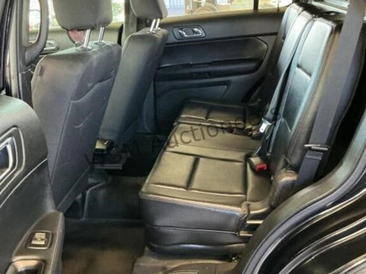2017-ford-explorer-image-25