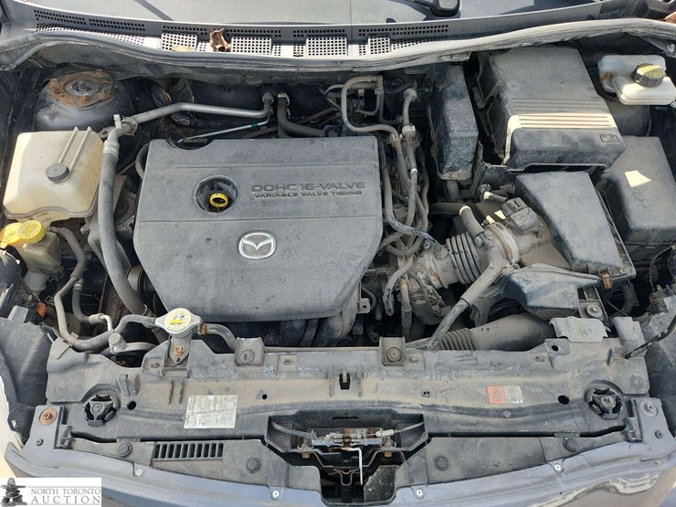 2015-mazda-mazda5-image-35