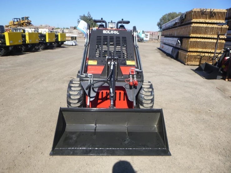 2026-sdlool-323tz-skid-steer-loader-image-5