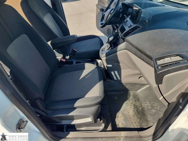 2022-ford-transit-connect-image-13