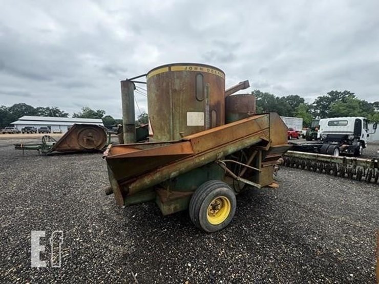 john-deere-700-image-3