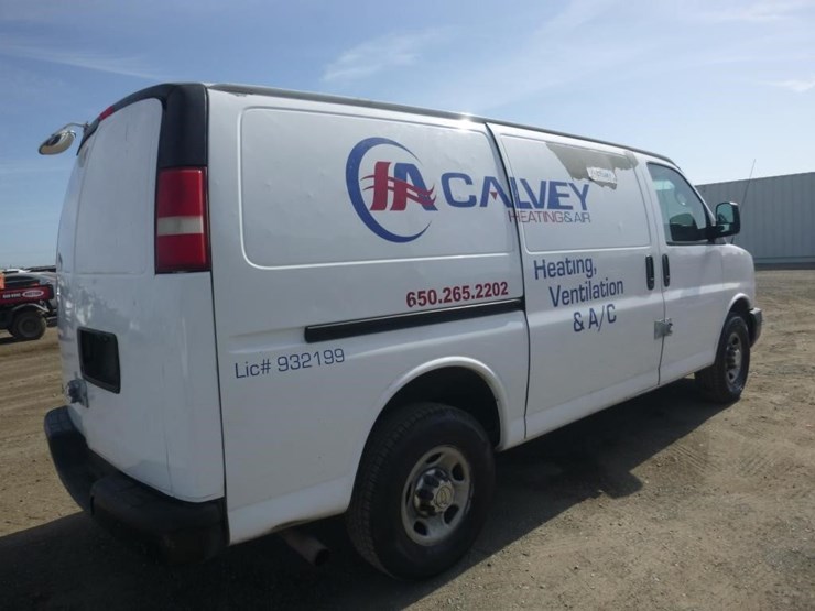 2010-chevrolet-express-2500-image-3