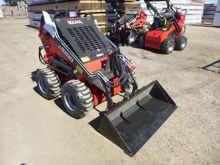2026-sdlool-323tz-skid-steer-loader-image-2