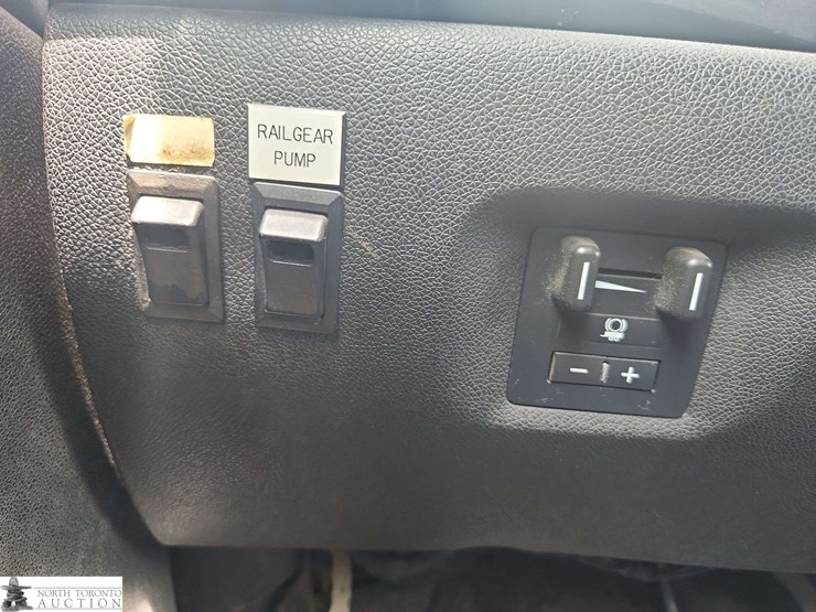 2012-gmc-sierra-3500hd-image-28