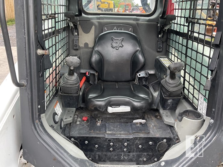 2021-bobcat-t740-image-15