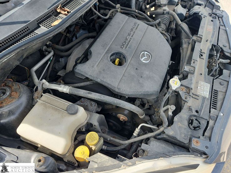 2015-mazda-mazda5-image-36
