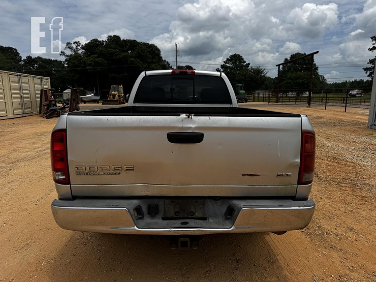 2004-dodge-2500-image-3