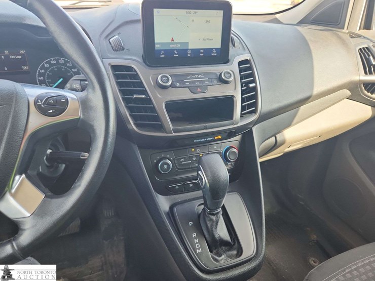 2022-ford-transit-connect-image-25