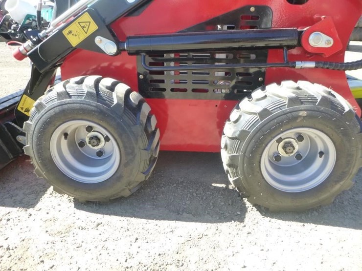 2026-sdlool-323tz-skid-steer-loader-image-19