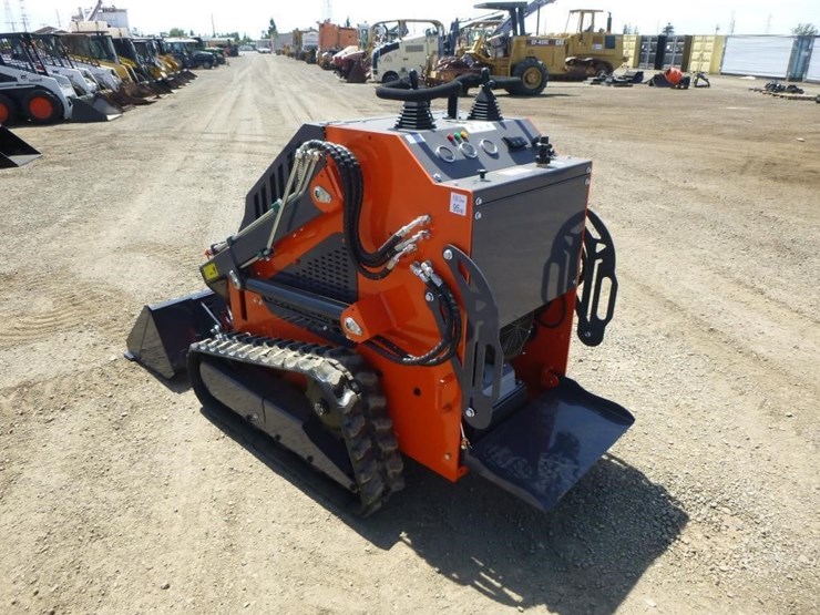 2026-tpm-t460-skid-steer-track-loader-image-4