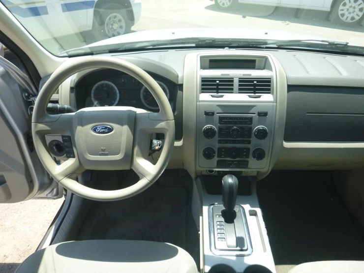 2008-ford-escape-image-9
