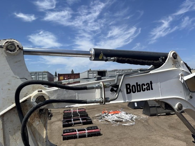 2013-bobcat-e26-image-19