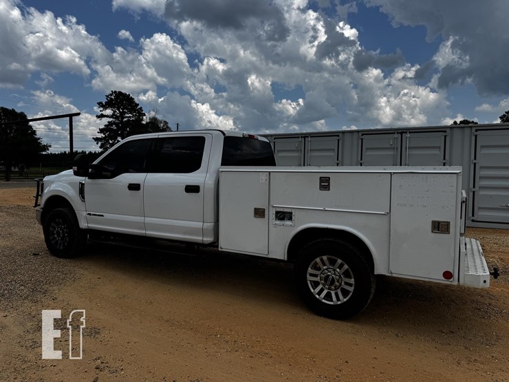 2019-ford-f250-xlt-image-2